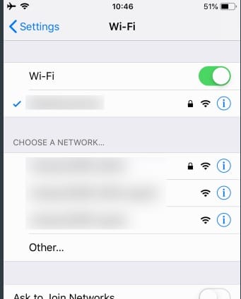 إعدادات الواي فاي لمعرفة عنوان ip في الهاتف الذكي آيفون